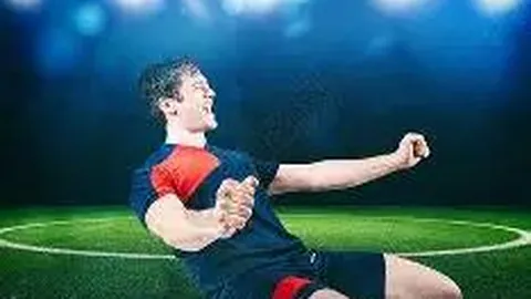 张柏芝携幼子逛商场 母子互动欢乐场面温馨