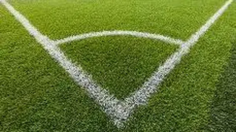 斯通斯揭秘：五后卫阵型变阵背后，教练的果断抉择；福登闪耀时刻，喜悦之情溢于言表！